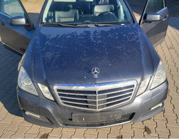 Бічна частина передня ліва A2128801118 MERCEDES