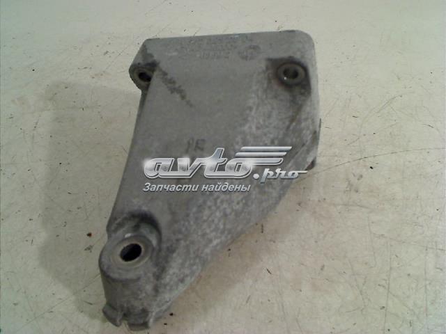 Кронштейн подушки (опори) двигуна, правої A6422232004 MERCEDES