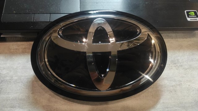 Емблема на решітку радіатора 5314133130 TOYOTA