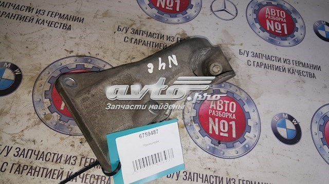 Кронштейн подушки (опори) двигуна, лівої 6759487 BMW