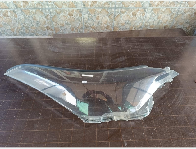 Права блок фара 81130F4200 TOYOTA