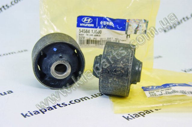 Сайлентблок нижній передньої підвіски 545841J000 HYUNDAI