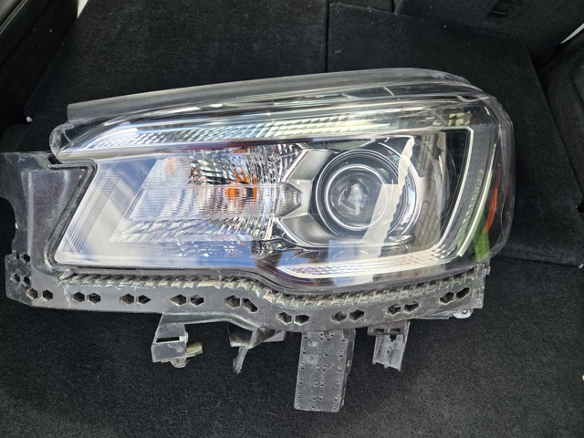 Фари 84001SJ070 SUBARU