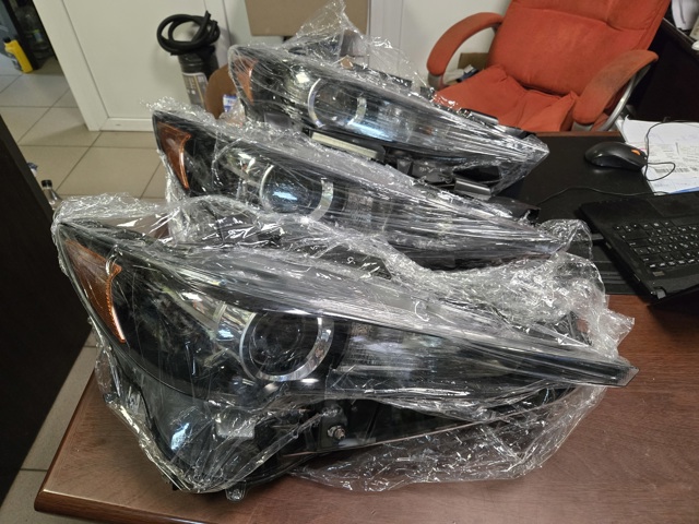 Фара основна права KL2J51031C MAZDA