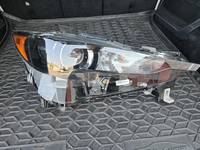 Фара комбінована, передня KL2J51031C MAZDA