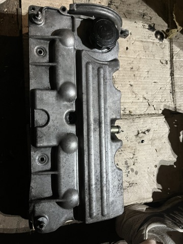 Кришка маслозаливной горловини 045310250A MAZDA