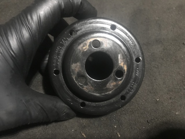 Шків системи охолодження 058119145 VAG