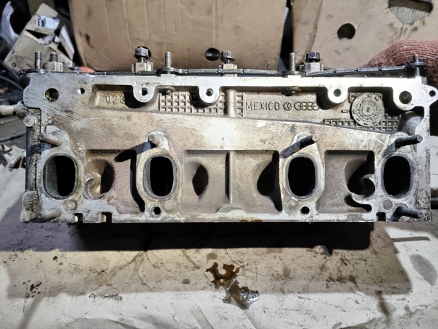 Головка циліндрів 06B103373A VAG