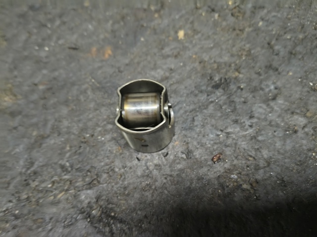 Штовхач паливного насоса 06L109311 VAG