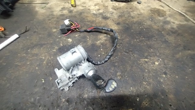 Личинка замка запалювання 1022183 FORD