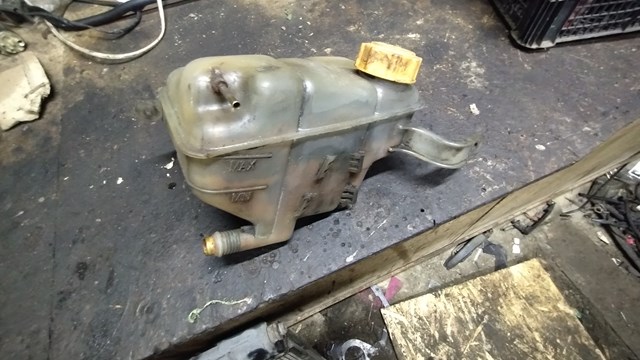 Бачок для води 1047497 FORD