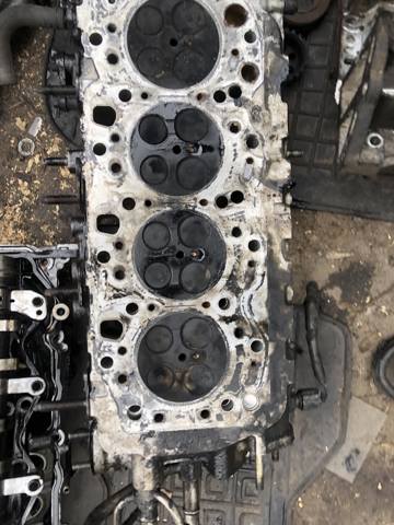 Головка блока циліндрів (ГБЦ) 1110127050 TOYOTA
