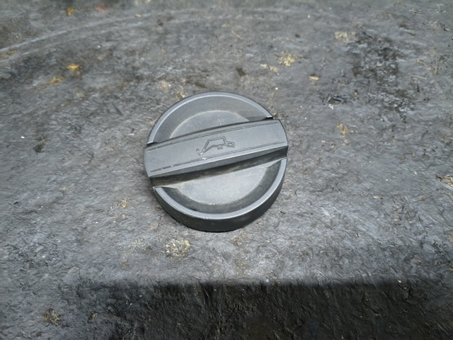 Кришка маслозаливной горловини 11128655331 BMW
