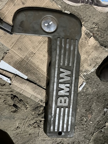 Кришка двигуна декоративна 11147786740 BMW