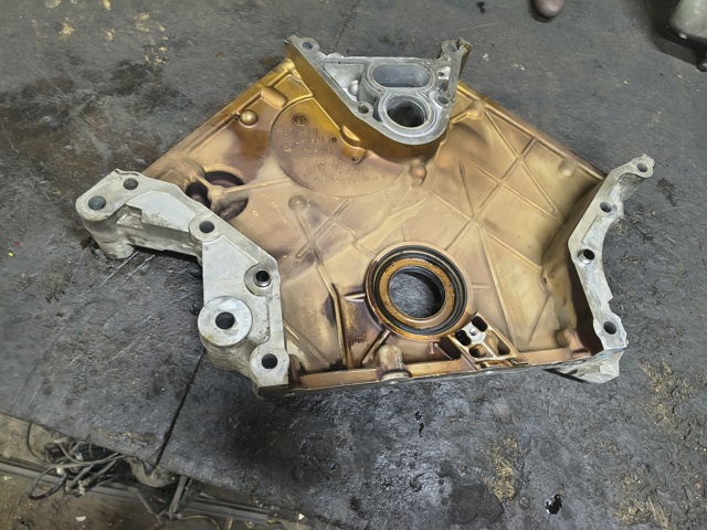 Кришка мотора передня 11148483806 BMW