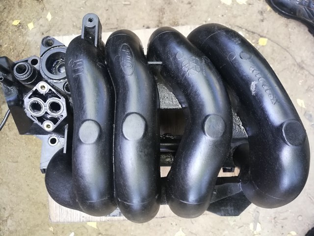 Колектор впускний 1124908 FORD
