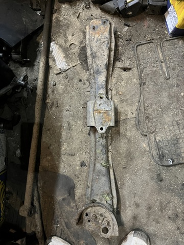 Подушка коробки передач 113207F000 NISSAN