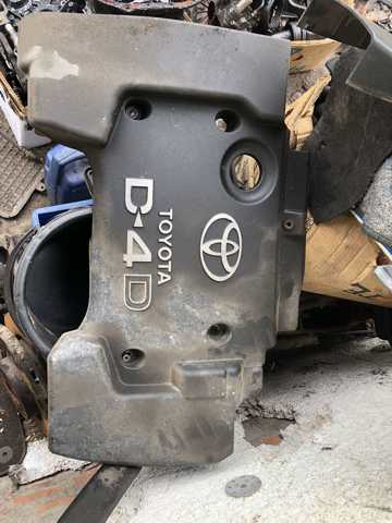 Кришка двигуна декоративна 126110G020 TOYOTA