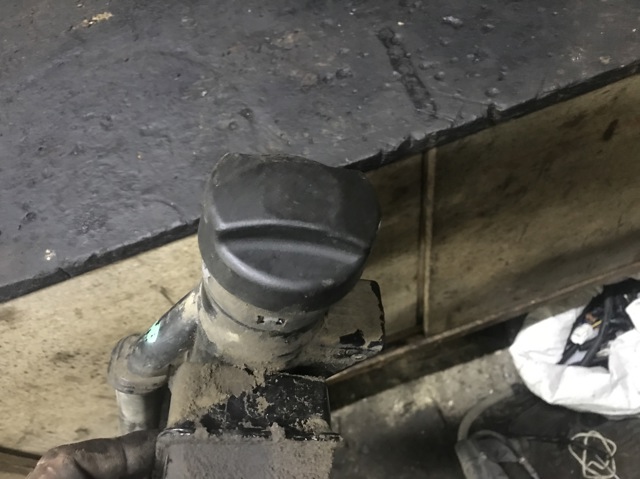 Кришка бензобаку 13140958 OPEL