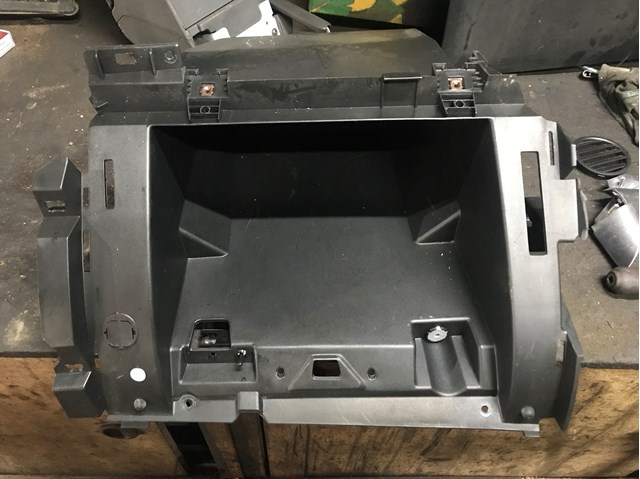 Ящик для предметів догляду 1329025 FORD