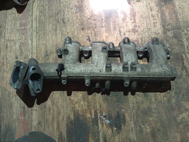 Колектор впускний 14001EB300 NISSAN