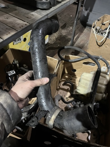 Шланг/патрубок інтеркуллера 14460EB32A NISSAN