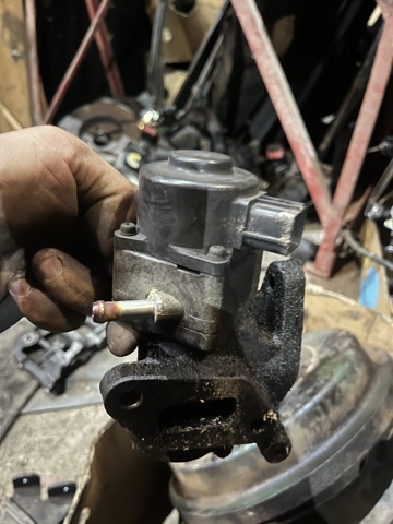 Клапан EGR рециркуляції газів 147102W200 NISSAN