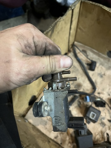 Перетворювач тиску (соленоїд) наддуву / EGR 14956AD200 NISSAN