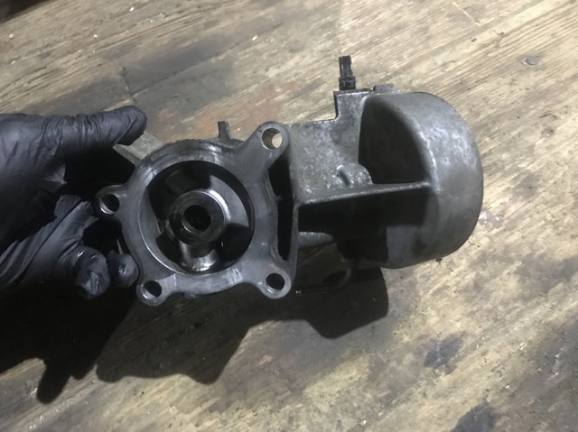 Корпус маслофільтра 15238EB300 NISSAN