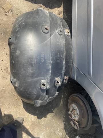 Підкрилок задній правий 1638840422 MERCEDES