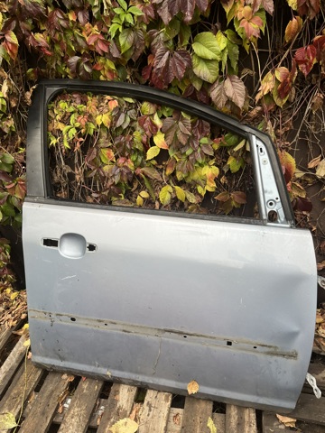 Пасажирські передні двері 1678023 FORD