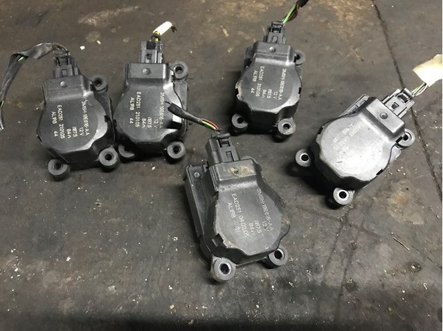 Двигун заслінки печі Ford Focus III