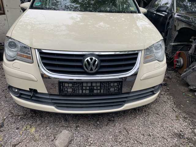 Бампер передній 1T0807217J VAG
