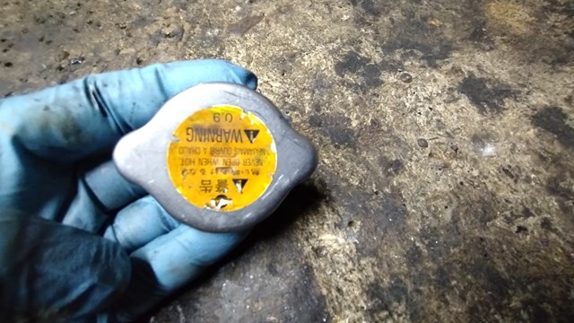 Кришка / пробка радіатора 2143050A02 NISSAN