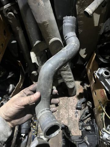 Шланги системи охолодження 21501EB300 NISSAN