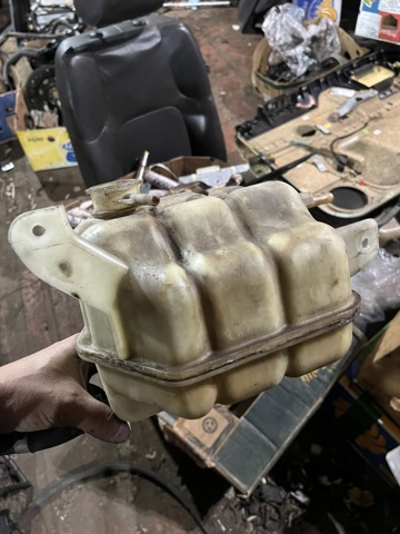 Бачок для води 21710EB31A NISSAN