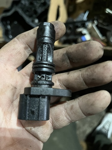 Датчик положення колінвала 23731AW410 NISSAN