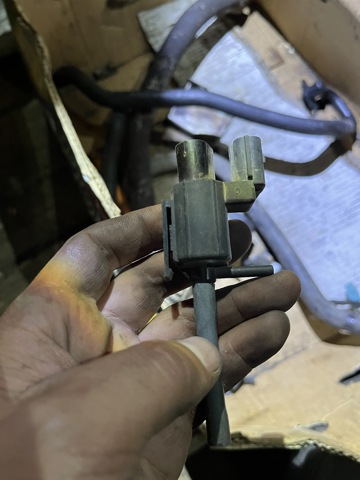 Клапан соленоїд регулювання заслонки EGR 25183354 GM