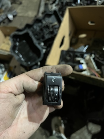 Кнопка коректора фар 251908H700 NISSAN