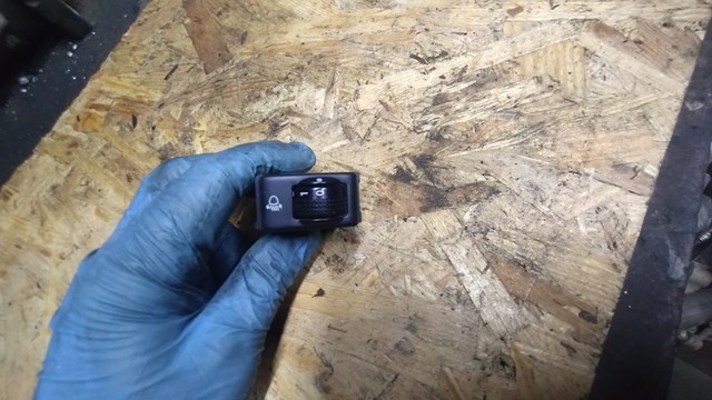 Кнопка коректора фар 25190EQ300 NISSAN