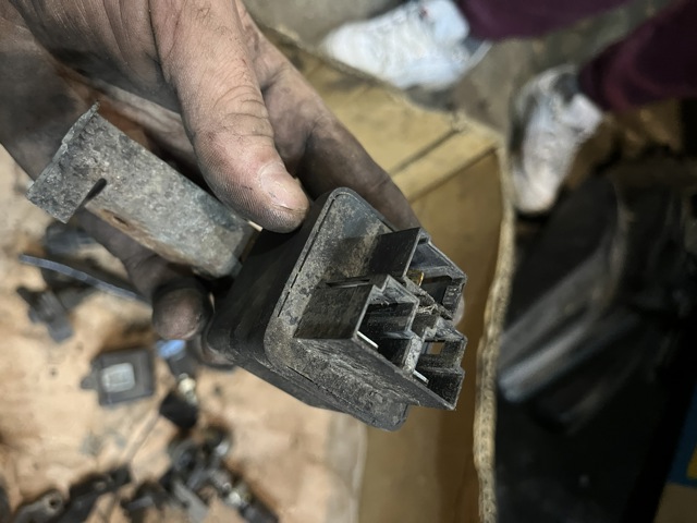 Реле управління 25230G2400 NISSAN