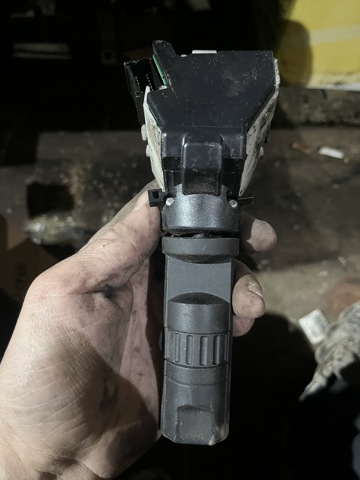 Перемикач підрульовий, правий 25260EB61A NISSAN
