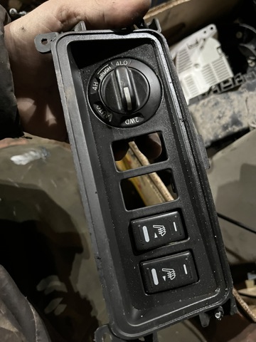 Перемикач керування роздавальної коробкою 25536EA000 NISSAN