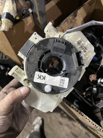 Перемикач підрульовий, центральна частина 25560EB308 NISSAN
