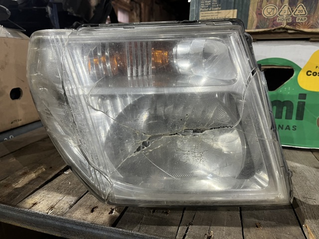 Фара основна права 26010EB30C NISSAN