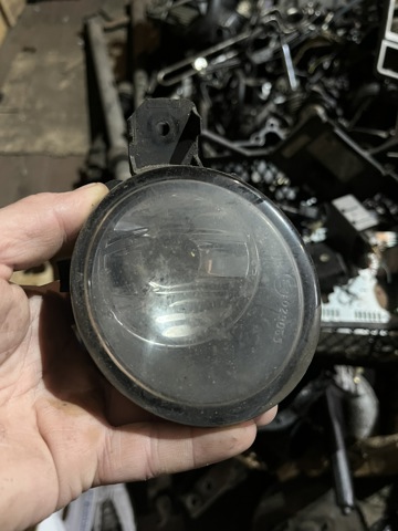 Туманка права 261508H925 NISSAN
