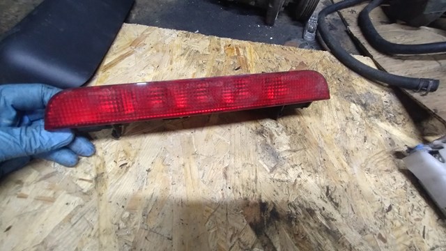 Додаткові задні стопи 265908H700 NISSAN