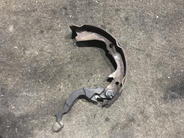Гальмівні колодки стоянкового гальма 26694AG000 SUBARU