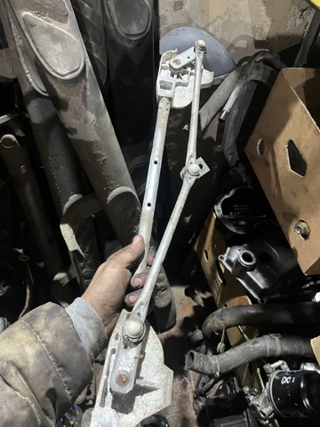 Трапеція двірників 28800EB300 NISSAN