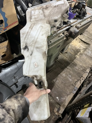 Бачок склоомивача 28910EB320 NISSAN